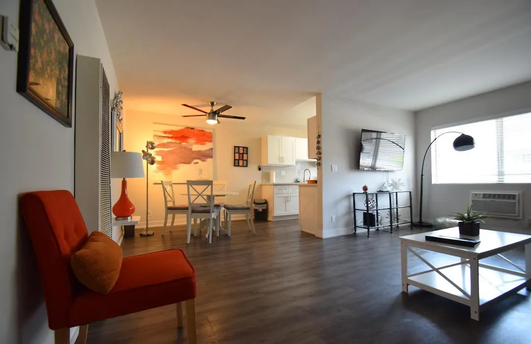 Hollywood Business Suites-1