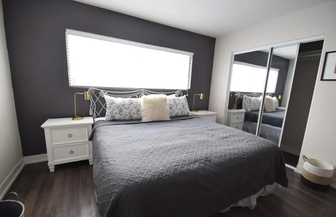 Hollywood Business Suites-1