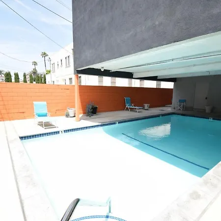 Hollywood Business Suites-2